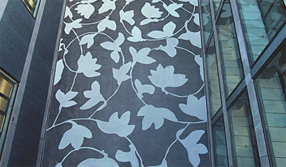 Sandgelber Farbasphalt naturell mit farbigem Asphalt-Inlay Porphyr